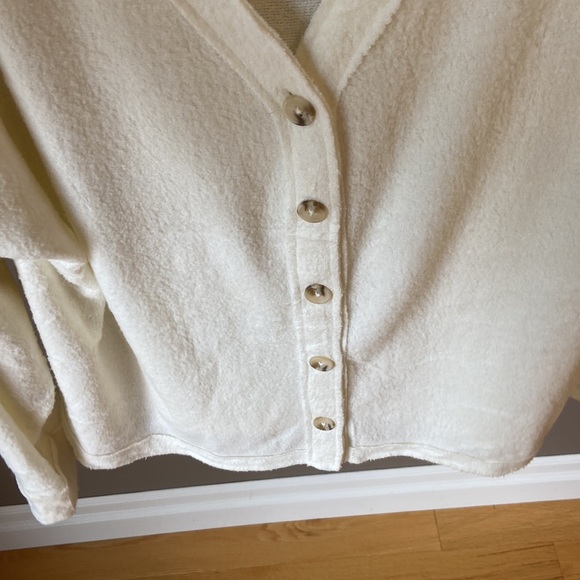 Urban Outfitters oversized  cream cardigan size medium - Picture 6 of 9